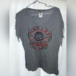 Harley-Davidson Gray Fringe Sleeve Tee with Iconic Red Logo